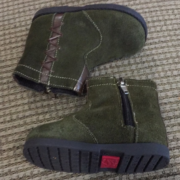 See Kai Run suede boots (sz 5) - Picture 2 of 11